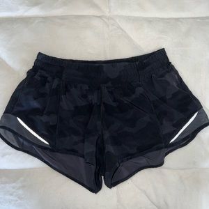 Hotty Hot Low-Rise Lined Short
2.5"